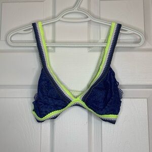 Lace Bralette Size A/B Cups 24/25 Lined Cups No Closures Pullover Elastic Straps